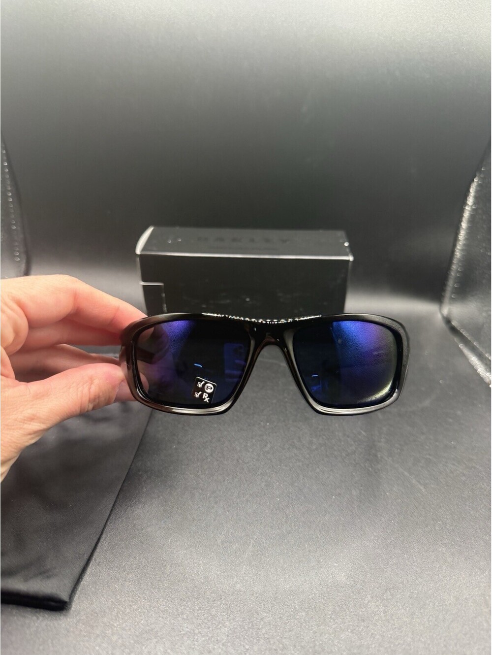 Oakley Valve Polished Black/Deep Blue Polarized Lenses OO9236-12